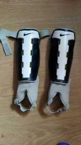 Защита голени NIKE