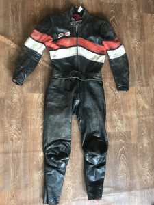 Мотокомбинезон  Dainese раздельный  кожаный 