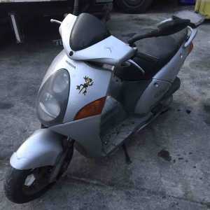 Скутер Honda @ 4t
